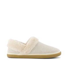 Cozy up with the Oslo slipper. Faux-fur lining offers a layer of warmth and comfort, while stylish beige herringbone uppers bring fun visual interest. Memory foam insoles provide long-lasting comfort and support with each step. Herringbone textile uppers. Removable memory foam insole. Faux-fur footbed. Outsole height is approximately 1/2" TOMS is a proud member of the Fair Labor Association—working with suppliers that conduct their businesses ethically, engage with workers, ensure safe working c Mental Health Resources, Matches Fashion, Herringbone Pattern, Social Responsibility, Fall Shopping, Natural Brown, Green Bag, Oslo, Human Rights