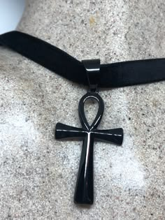 Egyptian Ankh Pendant Choker
https://www.etsy.com/listing/809978780/egyptian-ankh-pendant-choker Ankh Pendant, Egyptian Ankh, Vintage Jewelry Sets, Pendant Choker, Necklace Clasps, Black Rhodium, Vintage Jewels, 925 Sterling Silver Earrings, Gold Style