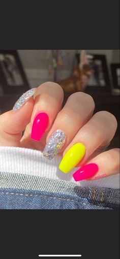 Neon Dip Nails Short, Hot Pink Neon Yellow Nails, Neon Lime Nail Design, Yellow And Hot Pink Nails, Bright Nail Designs Neon, Neon Pink And Yellow Nails Art Designs, Neon Pink And Neon Yellow Nails, Spring Nails Bright Colors, Bright Colored Nail Ideas