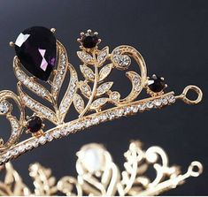 Handmade Bridal Tiaras/Crown Diamond Weight -- 14.10ct Diamond shape -- Round Diamond Cut -- Rose Cut Diamond Color -- Tinted Brown Colour Stone Wt. -- 19.20ct Colour Stone-- Blue Sapphire / Garnet / Green Emerald/ Purple (Lab Created) Metal -- Sterling Silver Silver Purity --92.5% Silver Wt. -- 58.600gm Tiaras Length -- 18inch) Tiaras Finishing Antique/gold Tiaras/Crown All The Diamonds Are Real & Natural This item takes minimum 10 to 14 Days to ship after receiving the payment. Payment WE Handmade Tiaras, Bridal Tiaras, Diamond Tiara, Colour Stone, Brown Colour, Colour Tint, Bridal Tiara, American Diamond, Tiaras And Crowns