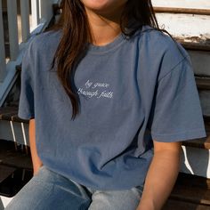 Футболка By Grace Through Faith, футболка с вышивкой стихов, комфортные цвета - Etsy Чехия Simple Tshirt Design Ideas, Embroidered Sweatshirt Diy, Simple Tshirt Design, Sweatshirt Diy, By Grace Through Faith, Grace Through Faith, Baggy Shirts, Christian Graphic Tees, Girl God