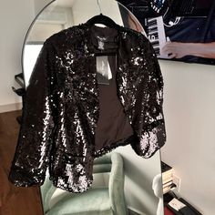 Anna Cai Jacket Women Small Black All Over Sequin Cropped Open Front Sparkle Nwt Fall Party Blazer, Winter Long Sleeve Cropped Jacket For Night Out, Trendy Evening Blazer For Winter, Black Cropped Jacket For Winter Evenings, Black Cropped Jacket For Winter Evening, Black Cropped Jacket For Fall Evening, Black Cropped Jacket For Evening In Winter, Black Cropped Jacket For Evening In Fall, Black Cropped Jacket For Party With Long Sleeves