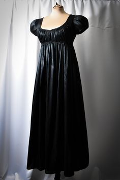 Regency Era Black Dress, Black Regency Dress, Goth Regency, Narnia Oc, Regency Stays, Bridal Picnic, Bridgerton Oc, Insane Fashion, 1800s Dresses