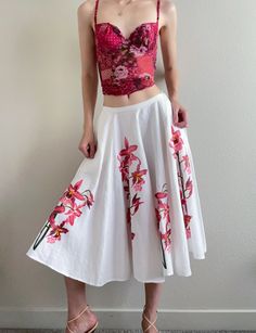 "DETAILS: Vintage designer Isabel de Pedro wide midi skirt with floral print. Zipper closure on the side. Could be styled as low or high waisted skirt.  BRAND: Isabel de Pedro SIZE ON LABEL: US 4, D 36, I 40, E 38. Fits sizes XS-M with the waist 27\" and smaller. CONDITION: Excellent vintage condition. CONTENT: 100% linen. MORE INFORMATION: For the reference: model 5'8\", size xs 30\"A/25\"/35\" *all items will be washed/cleaned before shipping. *all items are vintage and natural signs of wear s 90s Midi Skirt, Midi Skirts Summer, Retro Skirt, Long Leather Coat, Floral Pencil Skirt, Polka Dot Skirt, Floral Midi Skirt, Midi Length Skirts, Vintage Designer