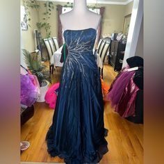 New Gown With Tags, Cobalt Blue, Formal Gown. Very Elegant Royal Ball Gown For Gala, Royal Floor-length Party Gown, Royal Dresses For Banquet During Prom Season, Royal Blue Ball Gown For Banquets, Royal Floor-length Dresses For Gala, Royal Floor-length Gala Dress, Blue Ball Gown For Gala During Prom Season, Royal Style Floor-length Gala Dresses, Royal Formal Gown For Prom Season