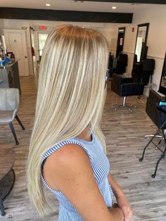 Pretty Blonde Hair Highlights, Full Highlights On Blonde Hair, Bright Blonde With Blended Roots, Natural Blond Hair With Highlights, All Over Highlights Blonde, Partial Highlights For Blonde Hair, Full Blonde Highlights With Money Piece, Light Highlights On Blonde Hair, Blonde Hair Color Ideas Straight