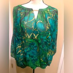 Sheer Green Blouse V Neck With Gold Chain Accent The Top Open Sleeves Elastic Bottom Sheer Green Blouse, Jlo Dress, Pink Flowy Top, Split Sleeve Top, Kimono Sleeve Top, White Peasant Blouse, Flare Blouse, Green Floral Blouse, Open Sleeves