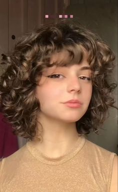 Short Curly Tomboy Hair, Curly Hair Inspiration Short, Short Layered Bob Curly Hair, Cute Curly Haircuts Short, Short Curly Emo Hair, Short Curly Butterfly Haircut, 3b Short Hairstyles, Medium Length Fluffy Hair, Long Pixie Curly Hair