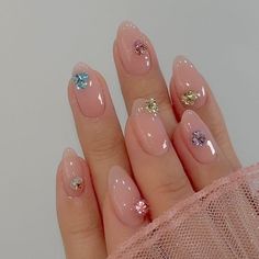 Easy Nail Ideas, Quiet People, Edgy Nails, Minimal Nails, Watching Movies, Bling Nails