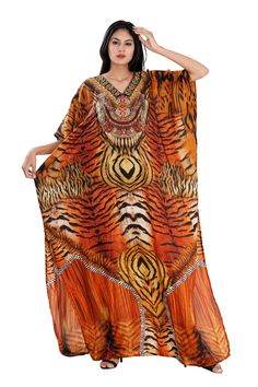 long black kaftan dress Classy Dressing, Silk Kaftan Dress, Beach Caftan, Kaftan Dresses, Kaftan Top, Girls Beach, Long Kaftan, Silk Kaftan, Lion Print