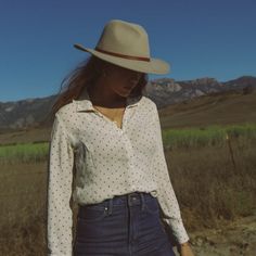 Our best selling style! Billie is a mid brim fedora constructed of 100% wool felt and genuine leather trim. The sewn brim paired with the soft felt gives the perfect amount of structure, which places it right in the middle between a floppy brim and stiff brim designation. Goldilocks, if you will? Classic Wide Brim Panama Hat For Fall, Classic Wide Brim Felt Hat For Everyday, Casual Leather Fedora For Rodeo, Elegant Felt Hat For Everyday Fall Wear, Elegant Everyday Felt Hat For Fall, Chic Flat Brim Felt Hat For Everyday, Chic Flat Brim Felt Hat, Everyday Fitted Fedora With Flat Brim, Everyday Fitted Flat Brim Fedora