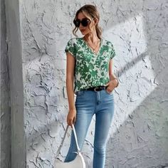 Floral Print V Neck T-Shirt, Casual Short Sleeve T-Shirt For Spring & Summer, Casual Green V-neck Short Sleeve Top, Green V-neck T-shirt For Summer, Green Relaxed Fit V-neck Top, Casual Green Short Sleeve Blouse, Green Short Sleeve Casual Top, Green V-neck Shirt For Spring, Green V-neck Casual Top, Casual Green V-neck Blouse, Casual Green V-neck Top