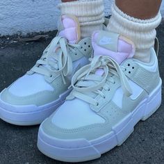 Pretty Sea Glass White Color, Barely Worn From Stockx. Women’s Size 6.5. Cute Tennis Shoes, Shoes For Woman, Dr Shoes, Trendy Shoes Sneakers, Jordan Shoes Girls, All Nike Shoes, Cute Nike Shoes, Fresh Shoes, Cute Sneakers