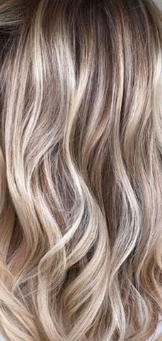 Pastel Blonde, Hair Color Unique, Latest Hair Trends, Light Hair Color, Hairstyles Easy, Braided Hairstyles Easy, Hair Colorist, Fall Hair Colors, Light Hair