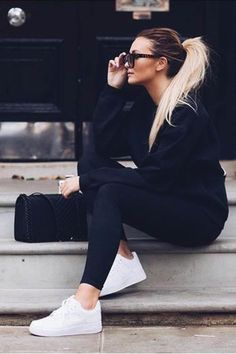 Air Force Outfits, Nike Thea, Outfits With Air Force Ones, Outfits With Jordan 1s Fashion Styles, Cute Sporty Outfits, Look Legging, Sneaker Outfits Women, Clothes For Women Over 50, Lady Dress