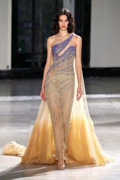 Beautiful Runway Dresses, Crystal Gown Haute Couture, Coutour Dresses Haute Couture, Mnm Couture Gowns, Runway Dresses 2023, Runway Couture Gowns, Runway Fashion Couture 2023, Run Way Dresses, Tony Ward Couture 2023