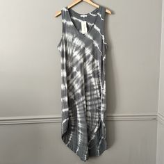 This Evereve Tie Dye Dress Is Light And Breezy And Perfect To Throw On At The Beach Or For Daily Wear. This Sleeveless Dress Features A Flattering, Asymmetrical Hemline. Charcoal Color Is Slightly Lighter Than Photographed. New With Tags. Gray Midi Length Beach Dress, Gray Midi Dress For Beach, Gray Midi Length Dress For Beach, Gray Midi Length Dress For The Beach, Gray Midi-length Summer Dresses, Gray Cotton Maxi Dress For Summer, Casual Gray Dress With Asymmetrical Hem, Sleeveless Gray Maxi Dress For Spring, Gray Summer Dress For Day Out