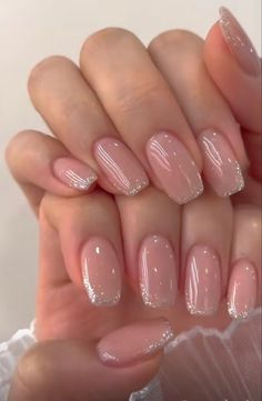 Nice Glitter Nails, Kutek Disney, New Years Eve Nails, Manikur Kuku, Valentine Nails, Casual Nails, School Nails, White Nail, Nagel Inspo