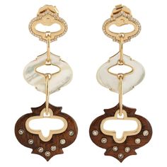 18KT:14.800g,D:0.58ct, Mop:7.78ct,Wood:4.85ct, Wood Earrings, Wood Art, Jewelry Earrings Dangle, Jewelry Box, 18k Gold, Dangle Earrings, Jewelry Earrings, Art Deco, Wood