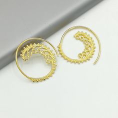 Spiral gold hoops | Bohemian hoops | Indian ear hoops | Silver jewelry | Gold ear wire |  Gold ear hoops | Gifts for her | ESTC by TheSilverGame on Etsy Pretty Silver Jewelry, Hoops Silver, Hoops Gold, Silver Jewelry Earrings, Evil Eye Earrings, Thread Earrings, Eye Earrings, Geometric Jewelry, Bohemian Earrings