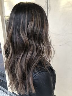 Balayage Brown, Rambut Brunette, Texture Medium, Perfect Hair Color, Brunette Balayage, Gorgeous Hair Color, Medium Cut, Brunette Balayage Hair