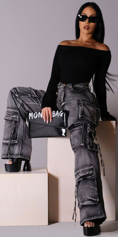 High Waist Straight Wide Leg Cargo Jeans Grey. Shop Now: modaxpressonline.com Trendy Outfits With Jeans, Grey Wide Leg Jeans Outfit, Grey Crop Top Outfit, Black Cargo Jeans Outfit, Cargo Jeans Outfit, Wide Leg Cargo Jeans, High Waisted Jeans Outfit, Black Cropped Sweater, Beautiful Tops