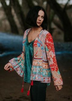 Give a Boho Chic look to your outfit with our Bohemian Ethnic Jacket. This Jacket is perfect to complete your Bohemian wardrobe. An exceptional piece : Exclusive Bohemian look Model : Barbara 172cm 48kilo - Size S Quality Finishes : For great durability Style: Bohemian Chic Satisfaction Guaranteed: If you ever want to return an item, you can do so within 14 days of receiving your order and we will exchange or refund it. Measurements S M L Longueur (cm) 58 59 60 Chest Circumference (cm) 80 84 88 Cowboy Couture, Bohemian Wardrobe, Ethnic Jacket, Spiritual Fashion, Bohemian Jackets, Floral Print Jacket, Hippie Tops, Boho Jacket, Mode Boho