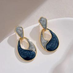 1pair Elegant And Exquisite Blue Water Drop Earrings For Girls, Ideal Gifts For Best Friends Drop Resin Earrings, Blue Accesories Jewelry, Blue Accessories For Women, Gifts For Best Friends, Water Drop Earrings, Women Korean Fashion, Silver Key, Womens Earrings Studs, Teardrop Dangle Earrings