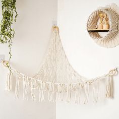 wall hanging macrame net hammock for toys roomtery Stuffed Animal Hammock, Macrame Boho Decor, Cute Macrame, Small Playroom, Fairy Room, Toy Hammock, Macrame Shelf, Pet Organization, Adhesive Hooks