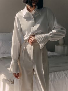 LICHI - Online fashion store :: Smooth fabric shirt with pleated cuffs Money Outfit, Autumn Design, White Shirt Blouse, Elegant Office, Costume Intero, Simple Shirts, Elegant Shirt, Fall Design, Collared Shirt