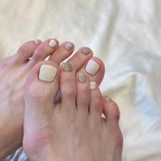 Simple Toe Nail Art, Foot Nails Color, Leg Nails, Nail Designs Toenails, Minimal Manicure, Foot Nail Art, Feet Nail Design, Gel Toe Nails, Toe Nail Color