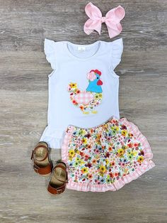 Country Hen Ruffle Trim Gir... Summer Boutique Outfits, Ruffle Trim Shorts, Trendy Baby Girl Clothes, Capri Set, Girls Boutique Clothing, Girls Shorts, Mommy And Me Outfits, Shorts Outfit, Girls Boutique