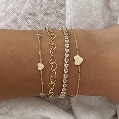 Gold Heart Bracelet For Women, Gold Heart Bracelet, 4 Characters, Preppy Jewelry, Station Bracelet, Jewelry Accessories Ideas, Mini Mini, Jewelry Lookbook, Birthstone Bracelets