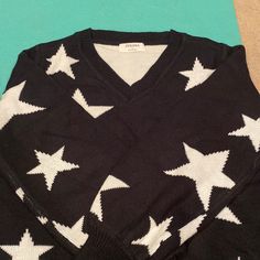 Zenana Black And White Star Sweater. Size Large. No Tags But Never Worn Casual V-neck Star Print Top, Trendy Black Sweater With Star Print, Casual Black Star Print Sweater, Black Casual Sweater With Star Print, Casual Black Sweater With Star Print, Casual Star Print V-neck Top, Black Star Print Top For Winter, Womens Knit Sweater, Black And White Stars