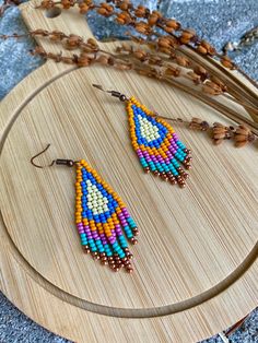 Small beaded fringe earrings, turquoise orange earrings, orange green earrings, short dangle earrings, boho beaded earrings, cute earrings ♥𝑇ℎ𝑒 𝑝𝑎𝑡𝑡𝑒𝑟𝑛 𝑜𝑓 𝑡ℎ𝑖𝑠 𝑒𝑎𝑟𝑟𝑖𝑛𝑔 𝑖𝑠 𝑐𝑟𝑒𝑎𝑡𝑒𝑑 𝑏𝑦 𝐾𝑎𝑍𝑒𝐵𝑒𝑎𝑑𝐽𝑒𝑤𝑒𝑙𝑟𝑦 ♥𝑀𝑎𝑑𝑒 𝑢𝑠𝑖𝑛𝑔 𝑓𝑟𝑒𝑒ℎ𝑎𝑛𝑑 𝑏𝑒𝑎𝑑𝑖𝑛𝑔 𝑤𝑜𝑣𝑒𝑛 𝑡𝑒𝑐ℎ𝑛𝑖𝑞𝑢𝑒𝑠 𝑤𝑖𝑡ℎ 𝑠𝑡𝑟𝑜𝑛𝑔 𝑠𝑦𝑛𝑡ℎ𝑒𝑡𝑖𝑐 𝑡ℎ𝑟𝑒𝑎𝑑. ♥𝑇ℎ𝑒 𝑠𝑖𝑧𝑒 𝑜𝑓 𝑡ℎ𝑒 𝑠𝑒𝑒𝑑 𝑏𝑒𝑎𝑑𝑠 𝑢𝑠𝑒𝑑 𝑖𝑠 2 𝑚𝑖𝑙𝑙𝑖𝑚𝑒𝑡𝑒𝑟𝑠 𝑎𝑛𝑑 𝑏𝑒𝑎𝑑𝑠 𝑎𝑟𝑒 ℎ𝑖𝑔ℎ 𝑞 Boho Beaded Earrings, Beaded Fringe Earrings, Dangle Earrings Boho, Orange Turquoise, Orange Earrings, Light Earrings, Earrings Turquoise, Orange And Turquoise, Earrings Cute