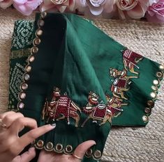 Hand Wark Blause Design, Work Blouse Hand Designs, Brocade Blouse Designs, Blouse Maggam Work, Mirror Work Blouse Design, Cotton Blouse Design, Maggam Work Blouse