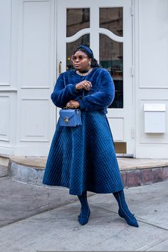 Cadet Blue Outfit, Blue Outfit Plus Size, Blue Christmas Outfit, Monochrome Blue Outfit, Monochromatic Blue Outfit, Fall Color Palettes, Night In Nyc, Fur Sweatshirt, Minimalist Monochrome