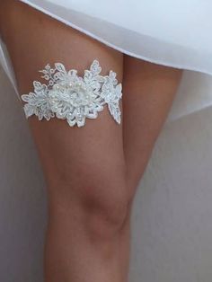 Nails Ivory, Lavish Wedding, Garter Lace, Garter Wedding, Wedding Garter Lace, Wedding Garters, Lace Garter, Wedding Lace, Wedding Garter