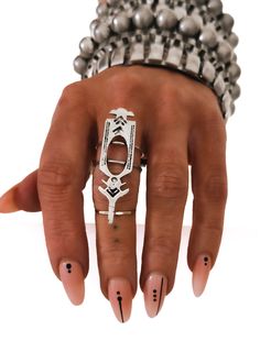 pebby forevee Ring Silver / Flexible Fit HALSTEIN STATEMENT RING Jewelry Casual, Random Fashion, Statement Ring Silver, Color Crafts, Hand Jewelry, Layering Pieces, Statement Ring, Fashion Art, Statement Rings