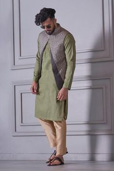 Shop for Agape Green Linen Printed Bundi And Kurta Set for Men Online at Aza Fashions Fitted Nehru Jacket Straight Kurta For Spring, Fitted Bandhgala Straight Kurta For Spring, Churidar Sleeves, Sleeveless Kurta, Kurta Set For Men, Beige Pants, Nehru Jackets, Linen Color, Churidar