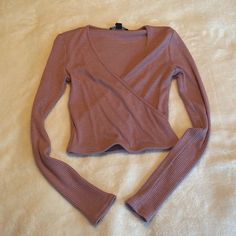 Pink Long Sleeve Shirt. Trendy Fitted Crop Top Shirt, Casual V-neck Shirt For Night Out, Trendy Fitted Fall Shirt, Trendy V-neck Shirt For Fall, Trendy Fitted Shirt For Fall, Trendy Shirt For Night Out In Fall, Fitted V-neck Trendy Shirt, Forever 21 Shirt For Spring Day Out, Pink Fitted Top For Fall