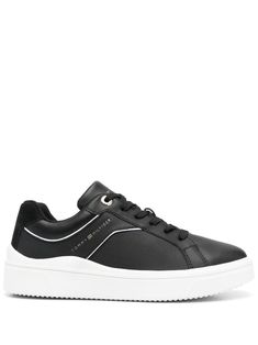 black/white calf leather logo-print tongue logo print to the side front lace-up fastening round toe contrasting rubber sole Modern Lace-up Platform Sneakers With Logo, Low-top Sneakers With Logo And White Sole, Low-top Sneakers With Logo Detail And White Sole, Low-top Sneakers With White Sole And Logo Detail, Black Platform Sneakers With Logo Print, Black Sporty Platform Sneakers With Logo Print, Low-top Platform Sneakers With Logo For Streetwear, Low-top Platform Sneakers For Streetwear With Logo, Classic Black Sneakers With Contrast Sole