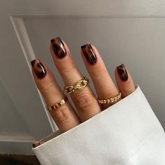 50+ Tortoise nails that are super trendy right now! All of these designs could be done at home or in the salon! See out top picks here! September Nails, Anna Grace, Casual Nails, Leopard Nails, Nail Nail, Fire Nails, Nail Inspiration, Funky Nails, Pretty Acrylic Nails