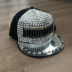 Black And Silver Hat New Trendy Silver Summer Hat, Silver Brimmed Party Hat, Edgy Adjustable Snapback Hat, Adjustable Silver Party Hat, Trendy Silver Party Hat, Silver Party Hat, One Size Fits Most, Silver Party Hat One Size Fits Most, Silver Casual Snapback Hat, Silver Adjustable Snapback Baseball Cap