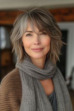 Prove that fine hair can be voluminous with these 29 short haircuts, offering women over 50 a way to flaunt fuller, bouncier looks. Shaggy Short Hair, Messy Short Hair, Hairdos For Short Hair, Bob Hairstyles For Fine Hair, Women's Hairstyles, Haircuts For Medium Hair, Penteado Cabelo Curto, Haircuts For Fine Hair, Hairstyles Long