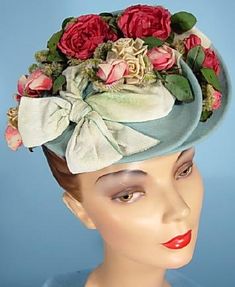 1939 Light Blue Felt "Tilt Top" Hat with Roses from I. Magnin & Co. Importers. Vintage Hat Boxes, 1940s Hats, Antique Hats, Crazy Hats, Vintage Millinery, Fancy Hats, Antique Dress, Doll Hat