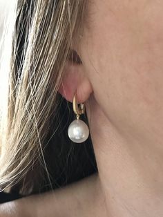 Dalben Design Australian South Sea Pearl Yellow Gold Dangle Earring For Sale at 1stdibs