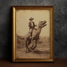 Home Decor Western, Dark Academia Gothic, Western Wall Decor, Cowboy Vintage, Dinosaur Posters, Seni Vintage, Decor Western, Gothic Home, Deco Retro