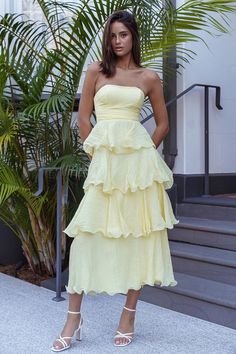 Giavana Strapless Layered Ruffles Midi Dress Lemon by Selfie Leslie Ruffled Bridesmaid Dresses, Light Yellow Bridesmaid Dress, Ruffle Wedding Guest Dress, Long Brunch Dress, Preppy Long Dress, Casual Yellow Dress, Soft Yellow Dress, Exec Photoshoot, Funky Formal