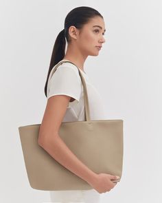 Tote Insert, Small Leather Accessories, Interior Organization, Small Zipper Pouch, Uniqlo Bags, Leather Industry, Leather Wear, Lightweight Bag, Zippered Tote